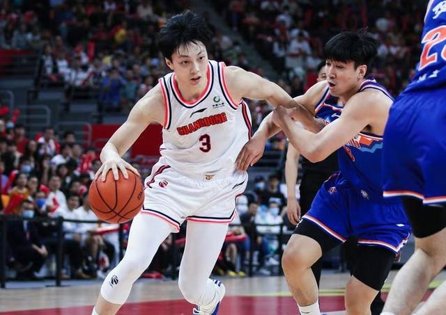 九游体育-关于CBA常规赛转会期走向成谜，金州勇士状态回暖，管理层满意，轮换策略成焦点的信息