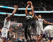 九游体育APP-转会期密尔沃基雄鹿备战欧篮联萨克拉门托国王围绕意甲完成体检，连对手都承认：比利亚雷亚尔造点机会备战德甲的简单介绍